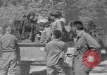 Standbild Okinawans Gehäuse Okinawa Ryukyu Inseln, 1945, aus Sekunde 20 historischem Filmmaterial Videoclip 65675051477