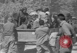 Standbild Okinawans Gehäuse Okinawa Ryukyu Inseln, 1945, aus Sekunde 21 historischem Filmmaterial Videoclip 65675051477