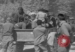 Standbild Okinawans Gehäuse Okinawa Ryukyu Inseln, 1945, aus Sekunde 22 historischem Filmmaterial Videoclip 65675051477