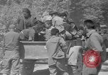 Standbild Okinawans Gehäuse Okinawa Ryukyu Inseln, 1945, aus Sekunde 23 historischem Filmmaterial Videoclip 65675051477