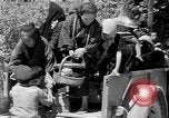 Standbild Okinawans Gehäuse Okinawa Ryukyu Inseln, 1945, aus Sekunde 24 historischem Filmmaterial Videoclip 65675051477