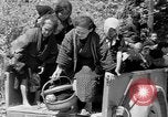 Standbild Okinawans Gehäuse Okinawa Ryukyu Inseln, 1945, aus Sekunde 26 historischem Filmmaterial Videoclip 65675051477