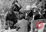 Standbild Okinawans Gehäuse Okinawa Ryukyu Inseln, 1945, aus Sekunde 30 historischem Filmmaterial Videoclip 65675051477