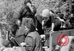 Standbild Okinawans Gehäuse Okinawa Ryukyu Inseln, 1945, aus Sekunde 31 historischem Filmmaterial Videoclip 65675051477