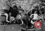 Standbild Okinawans Gehäuse Okinawa Ryukyu Inseln, 1945, aus Sekunde 37 historischem Filmmaterial Videoclip 65675051477