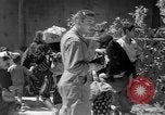 Standbild Okinawans Gehäuse Okinawa Ryukyu Inseln, 1945, aus Sekunde 44 historischem Filmmaterial Videoclip 65675051477