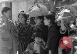 Standbild Okinawans Gehäuse Okinawa Ryukyu Inseln, 1945, aus Sekunde 46 historischem Filmmaterial Videoclip 65675051477