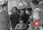 Standbild Okinawans Gehäuse Okinawa Ryukyu Inseln, 1945, aus Sekunde 51 historischem Filmmaterial Videoclip 65675051477