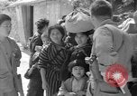 Standbild Okinawans Gehäuse Okinawa Ryukyu Inseln, 1945, aus Sekunde 53 historischem Filmmaterial Videoclip 65675051477