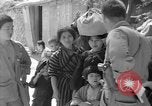 Standbild Okinawans Gehäuse Okinawa Ryukyu Inseln, 1945, aus Sekunde 54 historischem Filmmaterial Videoclip 65675051477