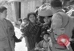 Standbild Okinawans Gehäuse Okinawa Ryukyu Inseln, 1945, aus Sekunde 55 historischem Filmmaterial Videoclip 65675051477