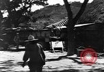 Image civils d'Okinawa Taira Okinawa îles Ryukyu, 1945, de la seconde 4 séquences d'archives historiques vidéo 65675051478