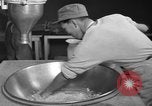 Standbild Vorbereitung der Teig Muttern Uijongbu Südkorea, 1954, aus Sekunde 21 historischem Filmmaterial Videoclip 65675051544