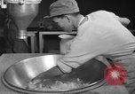 Standbild Vorbereitung der Teig Muttern Uijongbu Südkorea, 1954, aus Sekunde 22 historischem Filmmaterial Videoclip 65675051544