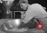 Standbild Vorbereitung der Teig Muttern Uijongbu Südkorea, 1954, aus Sekunde 27 historischem Filmmaterial Videoclip 65675051544