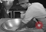 Standbild Vorbereitung der Teig Muttern Uijongbu Südkorea, 1954, aus Sekunde 28 historischem Filmmaterial Videoclip 65675051544