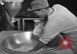 Standbild Vorbereitung der Teig Muttern Uijongbu Südkorea, 1954, aus Sekunde 29 historischem Filmmaterial Videoclip 65675051544