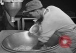 Standbild Vorbereitung der Teig Muttern Uijongbu Südkorea, 1954, aus Sekunde 32 historischem Filmmaterial Videoclip 65675051544