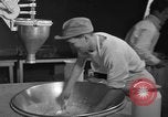 Standbild Vorbereitung der Teig Muttern Uijongbu Südkorea, 1954, aus Sekunde 42 historischem Filmmaterial Videoclip 65675051544