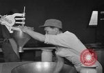 Standbild Vorbereitung der Teig Muttern Uijongbu Südkorea, 1954, aus Sekunde 52 historischem Filmmaterial Videoclip 65675051544