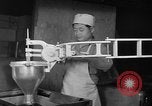 Immagine di Preparazione di pasta dadi Uijongbu Corea del Sud, 1954, secondo 6 filmato di repertorio 65675051545