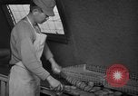 Immagine di Preparazione di pasta dadi Uijongbu Corea del Sud, 1954, secondo 20 filmato di repertorio 65675051545