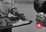 Immagine di Preparazione di pasta dadi Uijongbu Corea del Sud, 1954, secondo 33 filmato di repertorio 65675051545