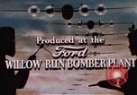 Standbild amerikanischen Frauen arbeiten in Zweiten Weltkrieg United States USA, 1943, aus Sekunde 19 historischem Filmmaterial Videoclip 65675051577