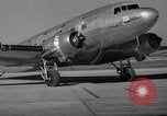 Image United Airlines service Mainliner DC-3 de New York à Chicago Chicago Illinois USA, 1937, de la seconde 5 séquences d'archives historiques vidéo 65675051611