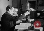 Image Whittaker Chambers documents de citrouille Washington DC USA, 1948, de la seconde 15 séquences d'archives historiques vidéo 65675051639