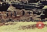 Standbild United States Marine Corps Okinawa Ryukyu Inseln, 1945, aus Sekunde 25 historischem Filmmaterial Videoclip 65675051653