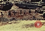 Standbild United States Marine Corps Okinawa Ryukyu Inseln, 1945, aus Sekunde 30 historischem Filmmaterial Videoclip 65675051653