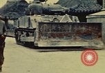 Standbild United States Marine Corps Okinawa Ryukyu Inseln, 1945, aus Sekunde 30 historischem Filmmaterial Videoclip 65675051654