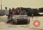Standbild United States Marine Corps Okinawa Ryukyu Inseln, 1945, aus Sekunde 34 historischem Filmmaterial Videoclip 65675051656