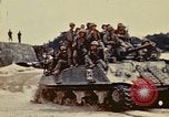 Standbild United States Marine Corps Okinawa Ryukyu Inseln, 1945, aus Sekunde 36 historischem Filmmaterial Videoclip 65675051656