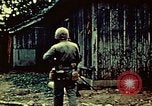 Standbild United States Marine Corps Okinawa Ryukyu Inseln, 1945, aus Sekunde 18 historischem Filmmaterial Videoclip 65675051657