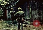 Standbild United States Marine Corps Okinawa Ryukyu Inseln, 1945, aus Sekunde 20 historischem Filmmaterial Videoclip 65675051657