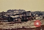 Standbild United States Marine Corps Okinawa Ryukyu Inseln, 1945, aus Sekunde 11 historischem Filmmaterial Videoclip 65675051660