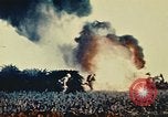 Standbild United States Marine Corps Okinawa Ryukyu Inseln, 1945, aus Sekunde 29 historischem Filmmaterial Videoclip 65675051661