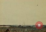 Standbild United States Marine Corps Okinawa Ryukyu Inseln, 1945, aus Sekunde 10 historischem Filmmaterial Videoclip 65675051662