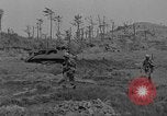 Standbild Schlacht von Okinawa Okinawa Ryukyu Inseln, 1945, aus Sekunde 24 historischem Filmmaterial Videoclip 65675051665