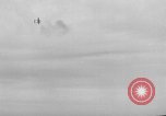 Standbild Schlacht von Okinawa Okinawa Ryukyu Inseln, 1945, aus Sekunde 46 historischem Filmmaterial Videoclip 65675051677