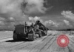 Standbild Erweiterung der Flugplatz Saipan Marianen, 1944, aus Sekunde 15 historischem Filmmaterial Videoclip 65675051687