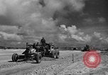 Standbild Erweiterung der Flugplatz Saipan Marianen, 1944, aus Sekunde 28 historischem Filmmaterial Videoclip 65675051687