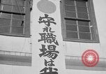 Standbild japanische Arbeiter in den Munitionsfabriken Japan, 1943, aus Sekunde 5 historischem Filmmaterial Videoclip 65675051698