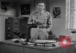 Standbild Vergleich der konventionellen Bomben mit incendiaries Florida United States USA, 1945, aus Sekunde 16 historischem Filmmaterial Videoclip 65675051710