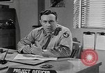 Standbild Vergleich der konventionellen Bomben mit incendiaries Florida United States USA, 1945, aus Sekunde 31 historischem Filmmaterial Videoclip 65675051710
