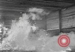 Standbild Vergleich der konventionellen Bomben mit incendiaries Florida United States USA, 1945, aus Sekunde 53 historischem Filmmaterial Videoclip 65675051710