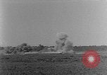 Standbild Tests von Brandbomben gegen hölzerne Strukturen Florida United States USA, 1945, aus Sekunde 23 historischem Filmmaterial Videoclip 65675051711