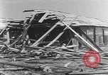 Standbild Tests von Brandbomben gegen hölzerne Strukturen Florida United States USA, 1945, aus Sekunde 40 historischem Filmmaterial Videoclip 65675051711